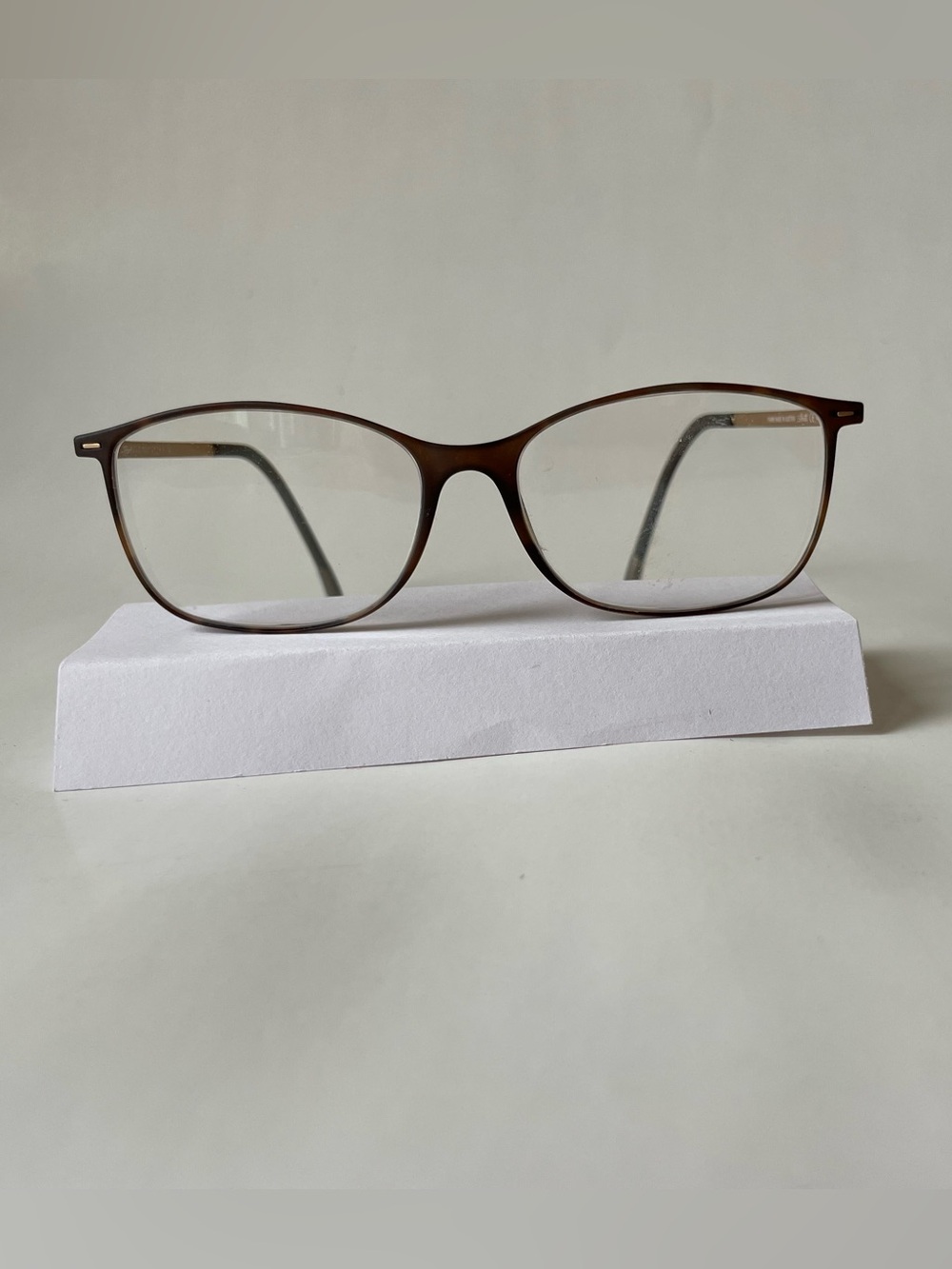 Silhouette Urban Lite Eyeglasses, Frames Only, SPX 1572 20 6053 Havanna Walnut.